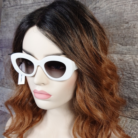Elizabeth and James White Sunglasses main image 5